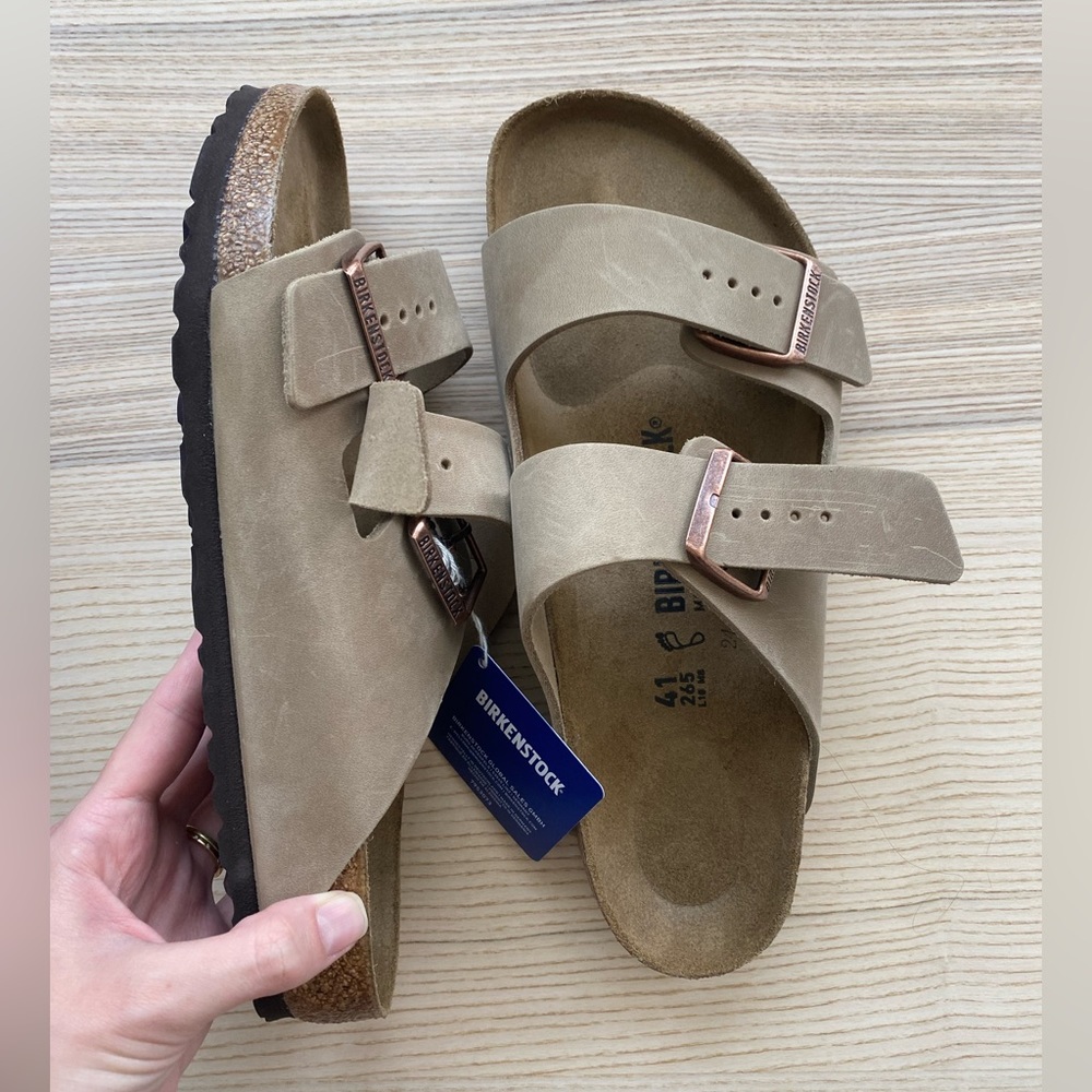 NWT - Birkenstock Arizona leather sandals in Stone
